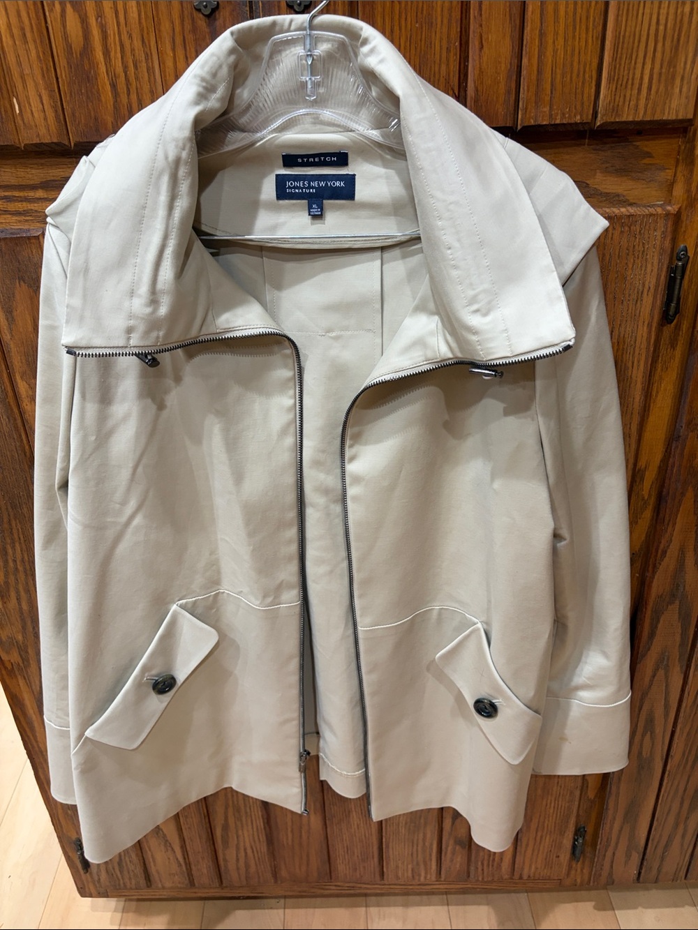 Jones New York Cream Zip-Up Trench Coat
Size XL  with hood